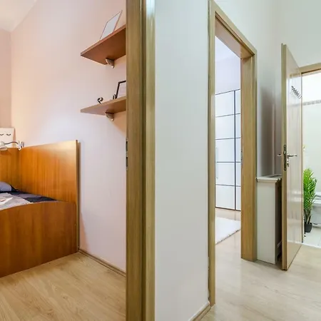 Bpr King Prime With A/c Apartment Budapest